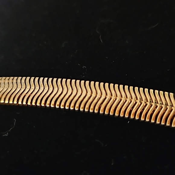 Gold Tone Vintage 18" Long Snake Necklace - Picture 2 of 6